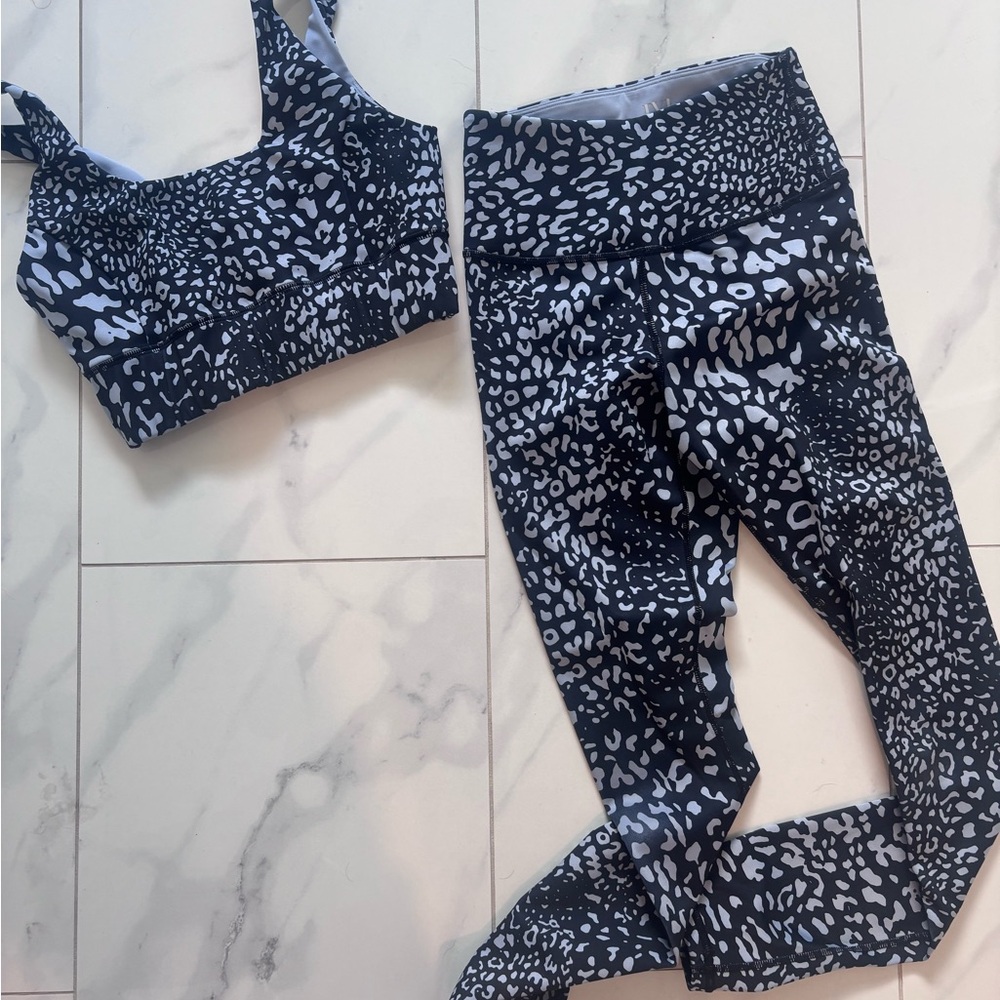 Like new IVL leopard set 2/4